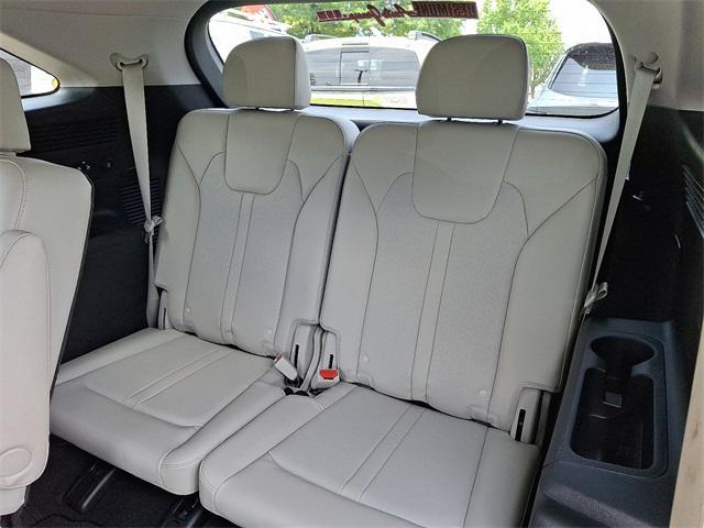 used 2022 Kia Sorento car, priced at $30,500