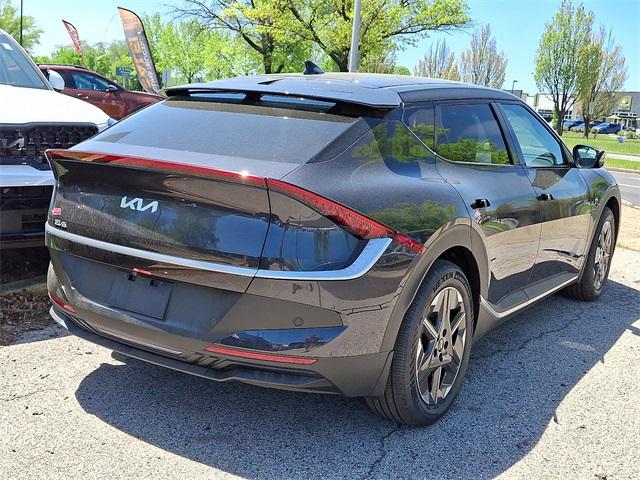 new 2025 Kia EV6 car, priced at $52,115