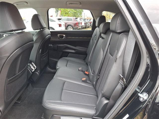 used 2025 Kia Sorento car, priced at $31,999