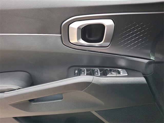used 2025 Kia Sorento car, priced at $31,999