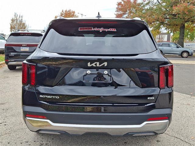 used 2025 Kia Sorento car, priced at $31,999