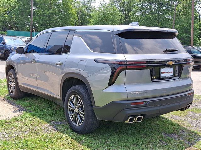used 2024 Chevrolet Traverse car, priced at $36,499