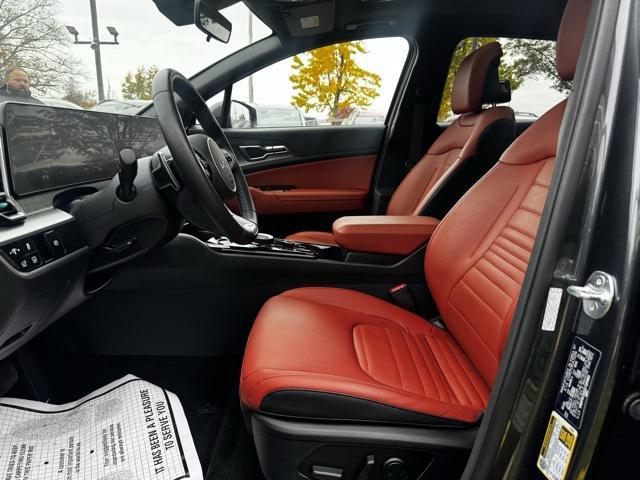 used 2025 Kia Sportage Hybrid car, priced at $35,999