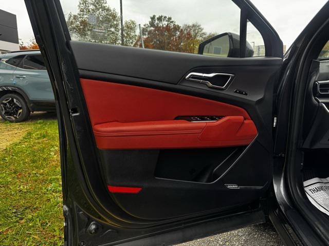 used 2025 Kia Sportage Hybrid car, priced at $35,999