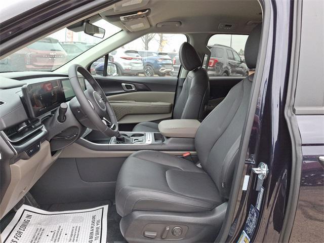 used 2025 Kia Carnival car, priced at $37,999