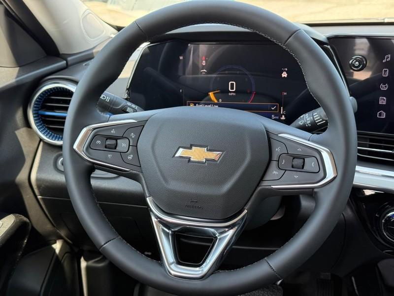 new 2025 Chevrolet Trax car, priced at $24,500