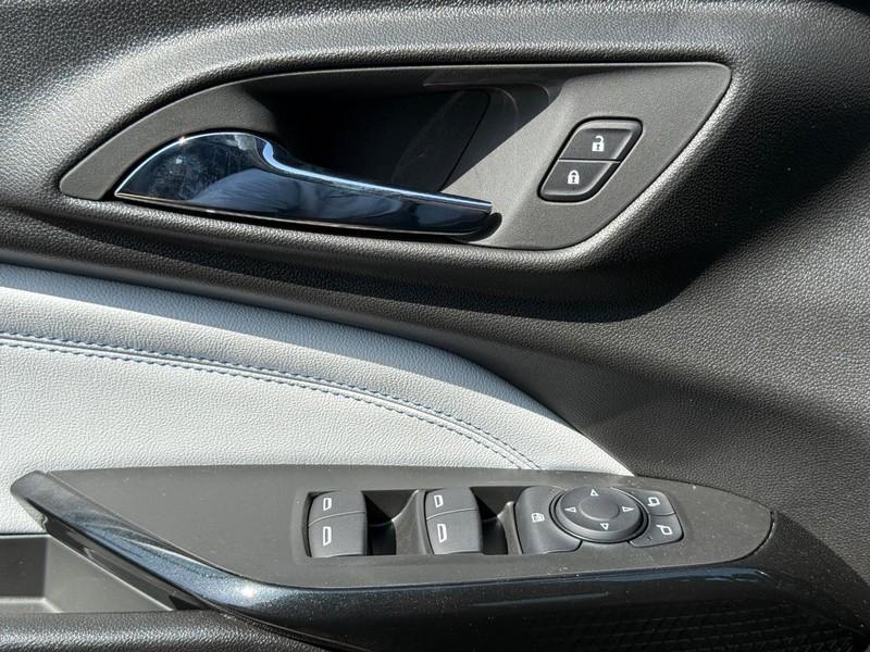 new 2025 Chevrolet Trax car, priced at $24,500