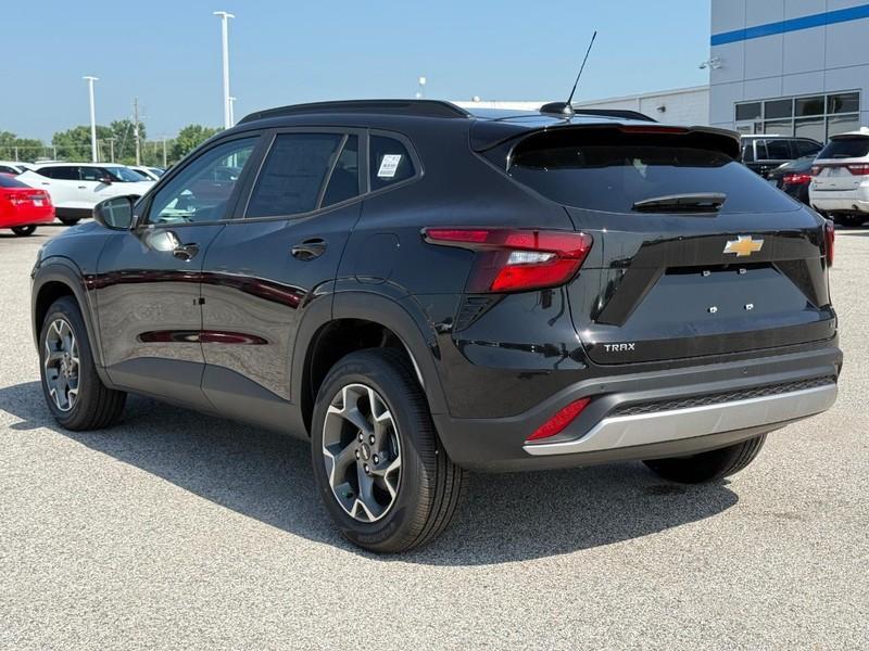 new 2025 Chevrolet Trax car, priced at $24,500
