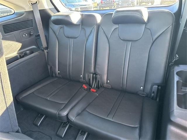 used 2025 Kia Sorento car, priced at $34,333