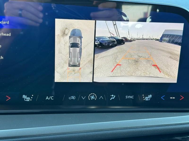 new 2025 Chevrolet Traverse car, priced at $44,995
