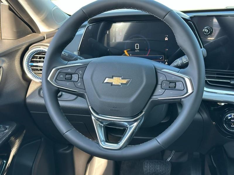 new 2025 Chevrolet Trax car, priced at $24,025