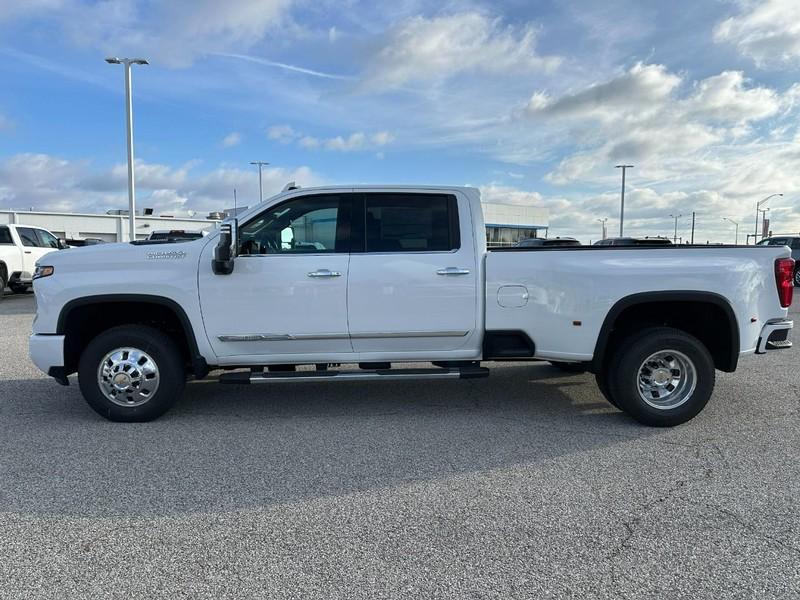 new 2025 Chevrolet Silverado 3500 car, priced at $82,625