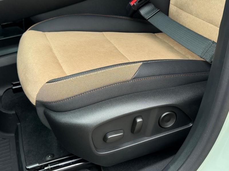 new 2026 Chevrolet Equinox car, priced at $32,220