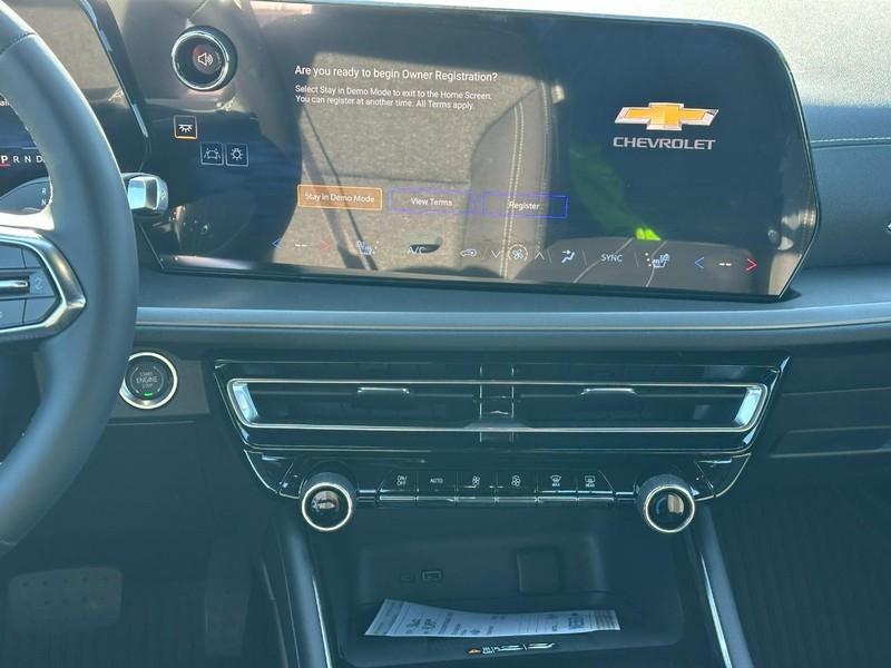 new 2026 Chevrolet Traverse car, priced at $43,095