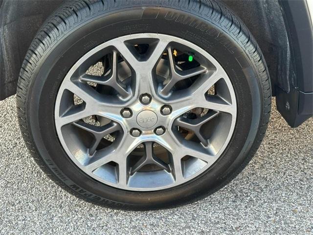 used 2020 Jeep Grand Cherokee car, priced at $25,999