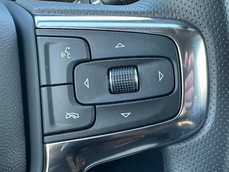 new 2025 Chevrolet Blazer car, priced at $33,680