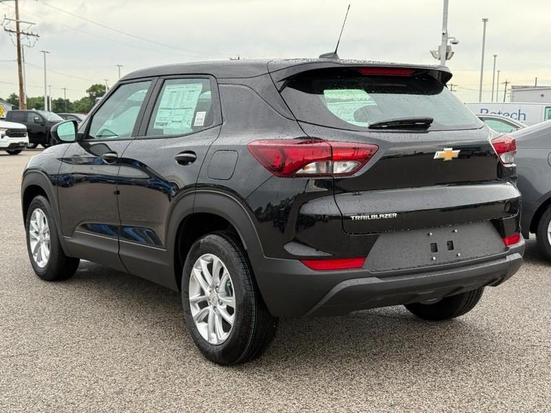 new 2026 Chevrolet TrailBlazer car, priced at $23,305
