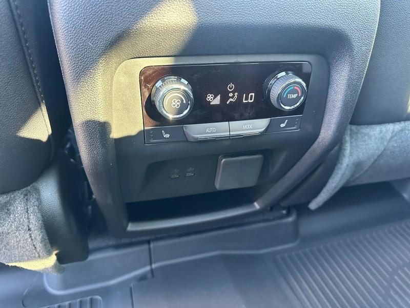 new 2026 Chevrolet Traverse car, priced at $55,170