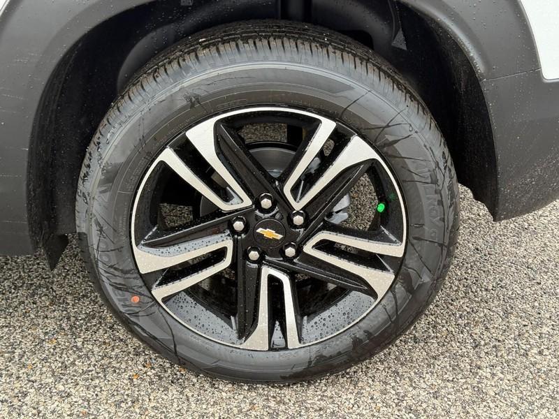 new 2026 Chevrolet TrailBlazer car, priced at $27,680