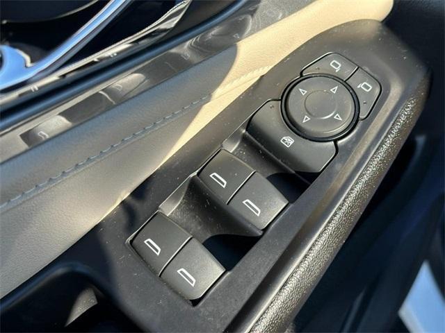 used 2023 Chevrolet Traverse car, priced at $27,777