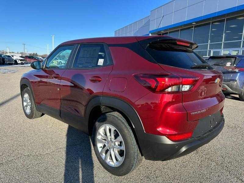 new 2025 Chevrolet TrailBlazer car, priced at $23,142