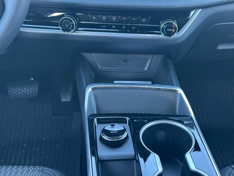 new 2026 Chevrolet Equinox car, priced at $30,140