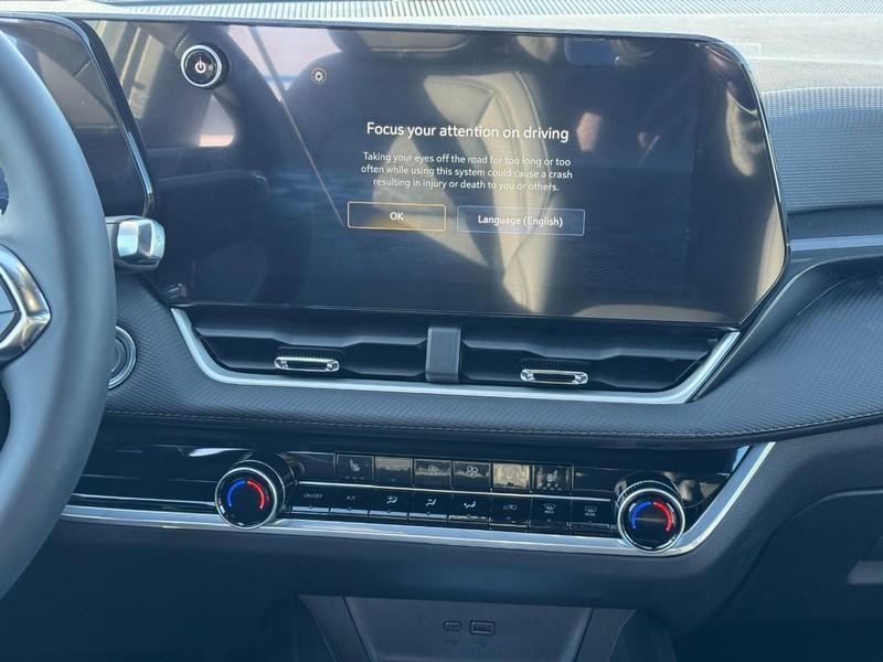 new 2026 Chevrolet Equinox car, priced at $30,355