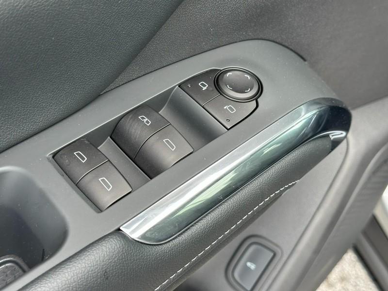 new 2025 Chevrolet Traverse car, priced at $39,560