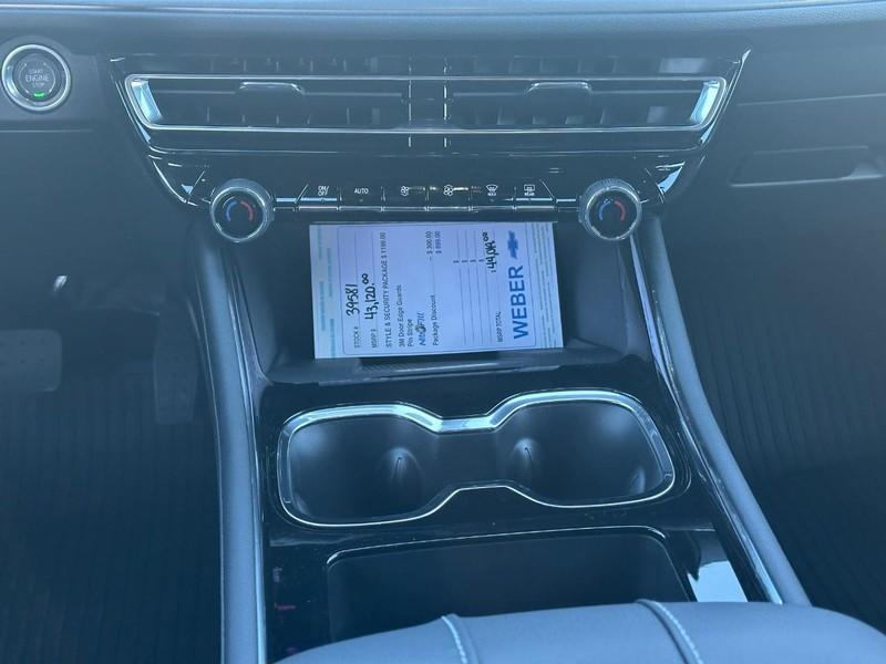 new 2026 Chevrolet Traverse car, priced at $38,120