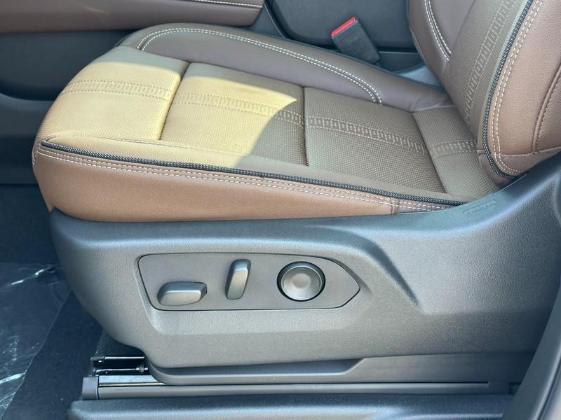 new 2025 Chevrolet Suburban car, priced at $90,075