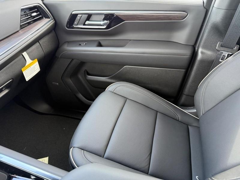 new 2025 Chevrolet Suburban car, priced at $78,215