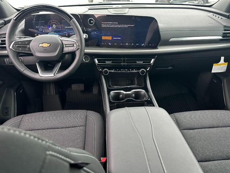new 2025 Chevrolet Traverse car, priced at $43,995