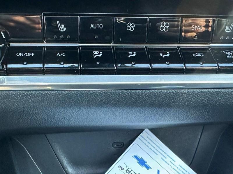 new 2026 Chevrolet Equinox car, priced at $31,900