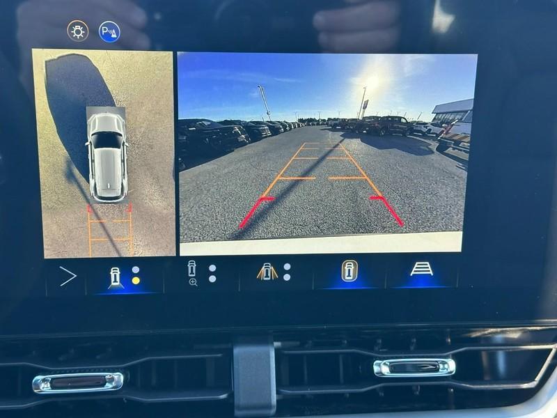 new 2026 Chevrolet Equinox car, priced at $31,900