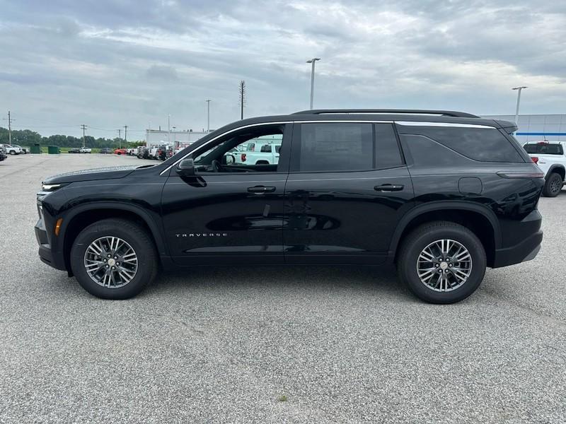 new 2025 Chevrolet Traverse car, priced at $40,060