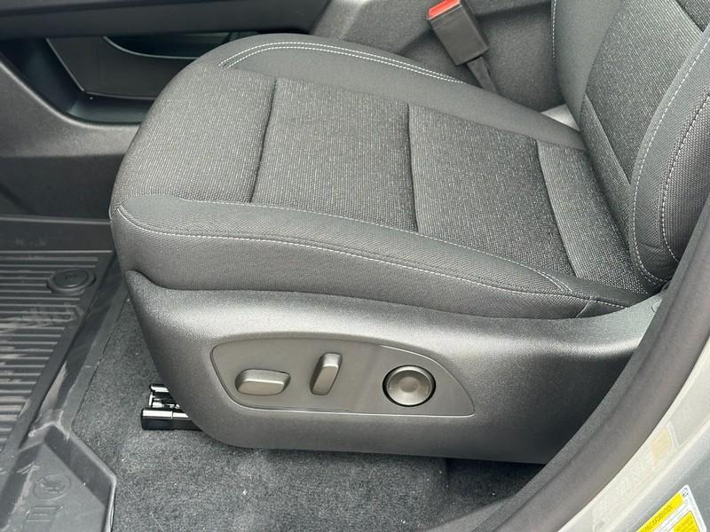 new 2025 Chevrolet Traverse car, priced at $40,060