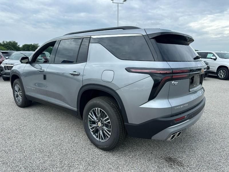 new 2025 Chevrolet Traverse car, priced at $40,060