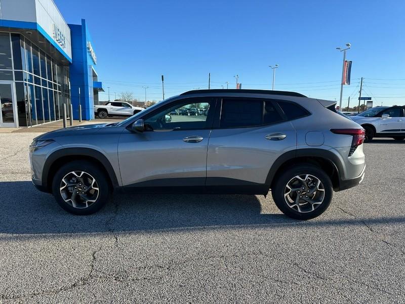 new 2025 Chevrolet Trax car, priced at $23,611