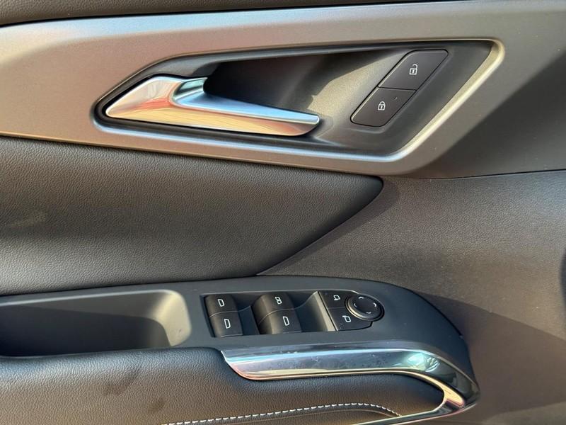 new 2025 Chevrolet Traverse car, priced at $40,555