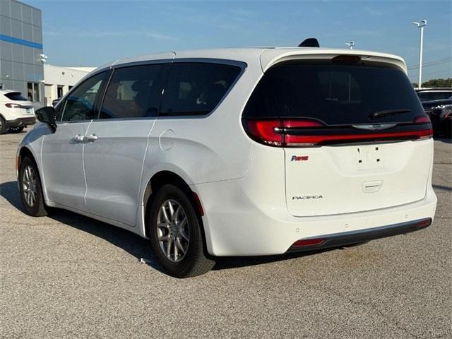 used 2024 Chrysler Pacifica car, priced at $37,444
