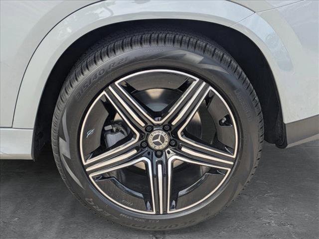 new 2025 Mercedes-Benz GLE 450 car, priced at $85,190