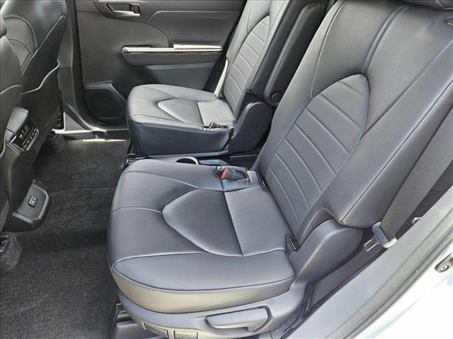 used 2024 Toyota Highlander car, priced at $42,995