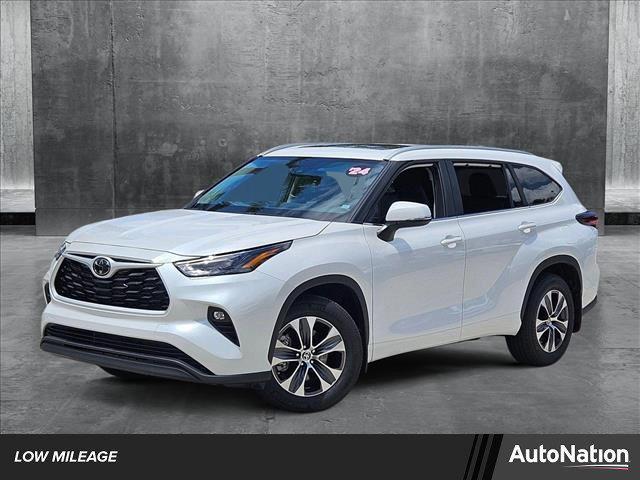 used 2024 Toyota Highlander car, priced at $42,995
