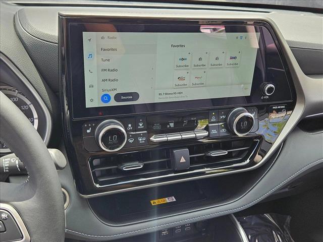 used 2024 Toyota Highlander car, priced at $42,995