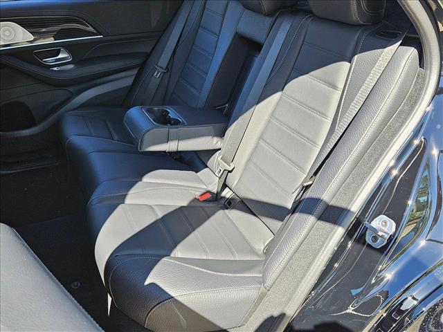new 2025 Mercedes-Benz GLE 580 car, priced at $102,180