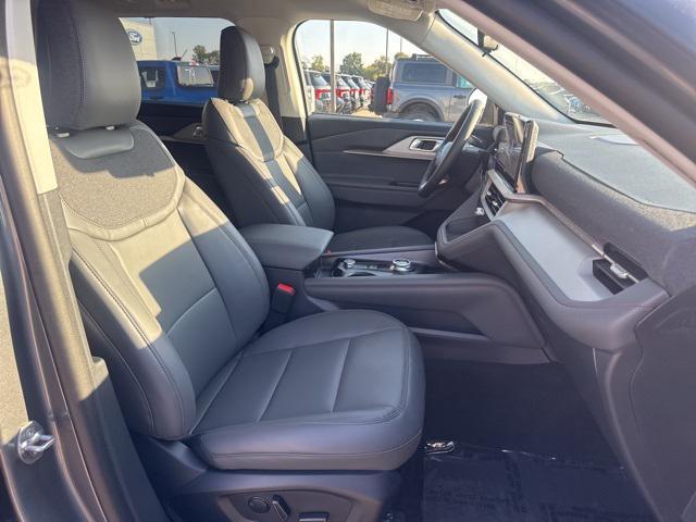 new 2025 Ford Explorer car, priced at $45,273