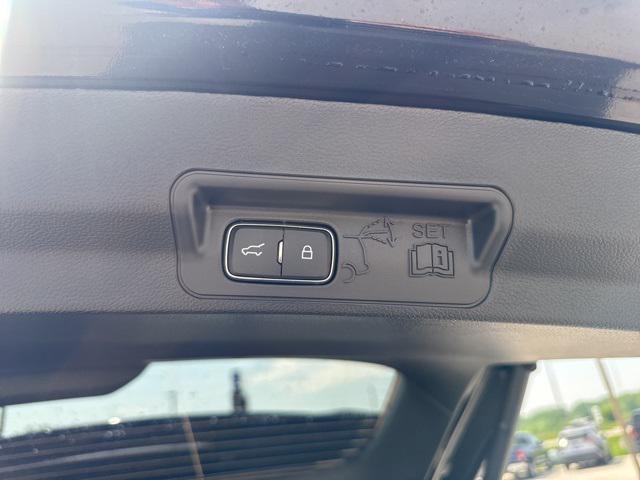 new 2025 Ford Explorer car, priced at $49,372
