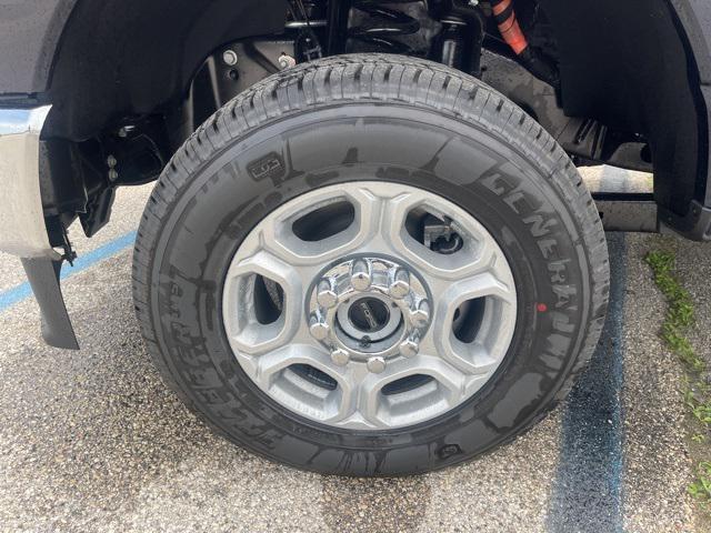 new 2025 Ford F-250 car, priced at $65,651