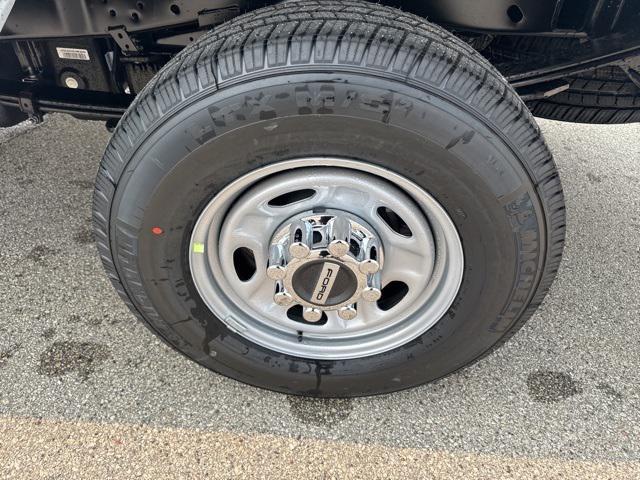 new 2025 Ford F-250 car, priced at $59,922