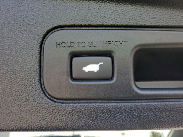 used 2022 Acura MDX car, priced at $36,937,100